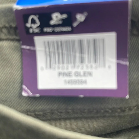 Gloria Vanderbilt Ladies’ Pull-On Pant in pine green - Picture 2 of 2